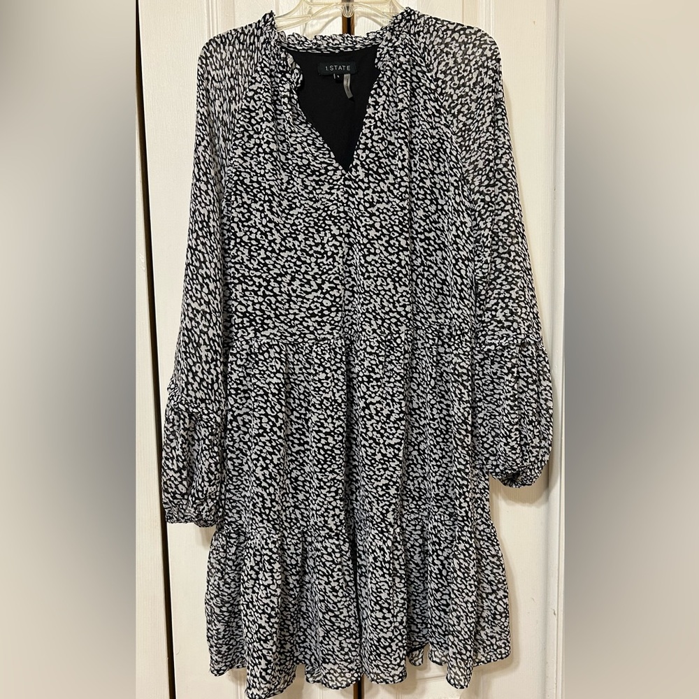 Black and white long sleeve dress